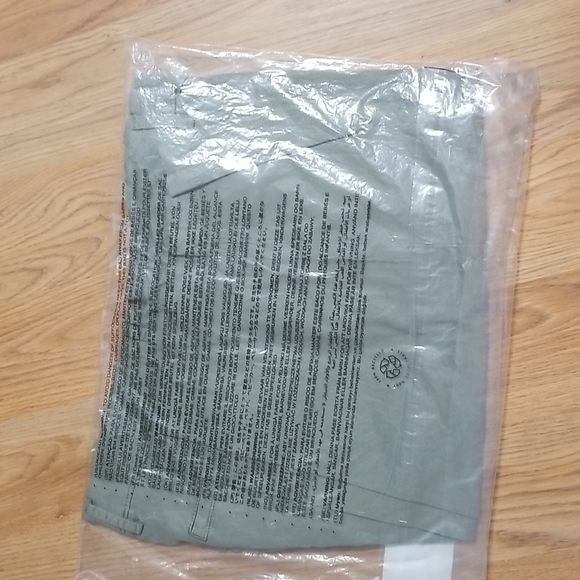 Goodthreads Slim Fit Flat Front Chinos Stretch 11" insea Light Military Green 32 - Picture 7 of 8